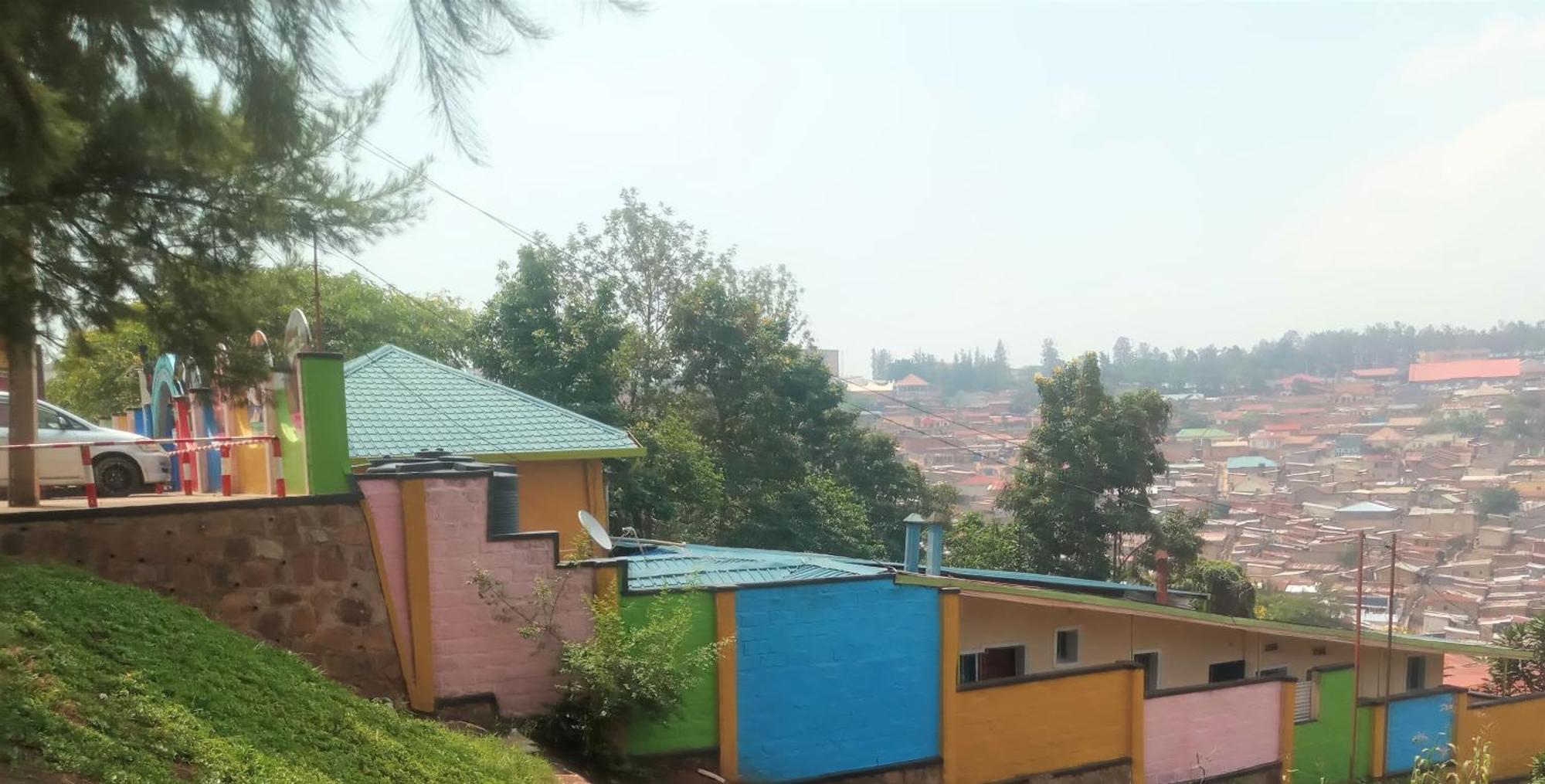 Colours Club And Spa Kigali Exteriör bild