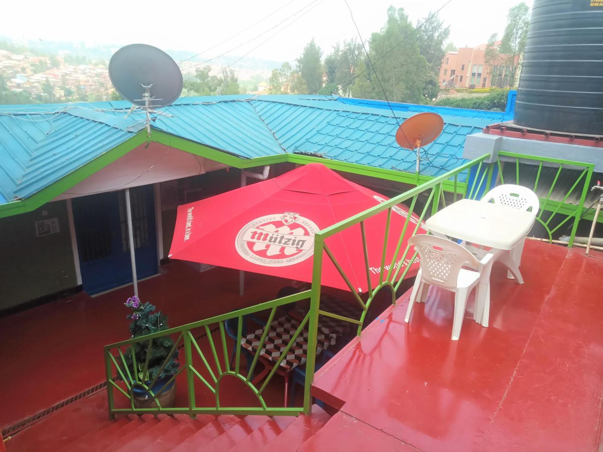 Colours Club And Spa Kigali Exteriör bild