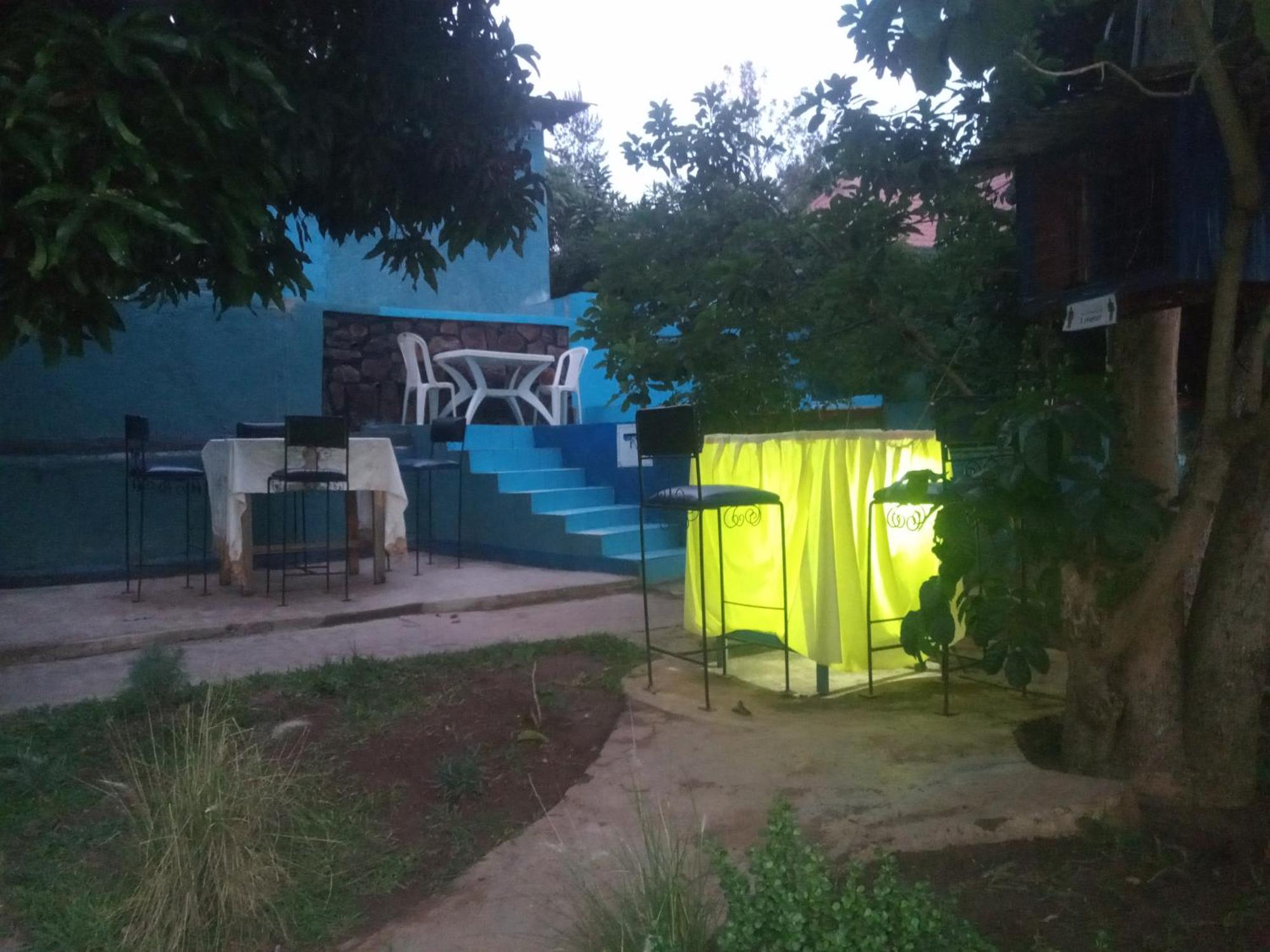 Colours Club And Spa Kigali Exteriör bild