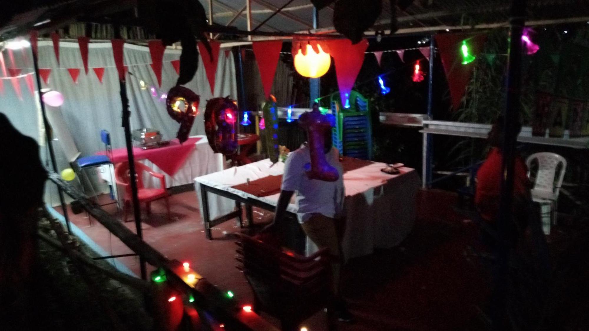 Colours Club And Spa Kigali Exteriör bild