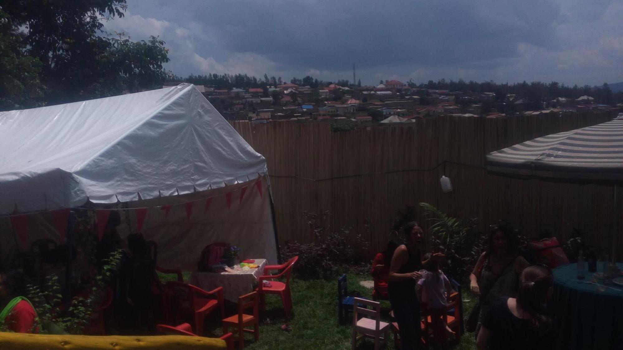 Colours Club And Spa Kigali Exteriör bild