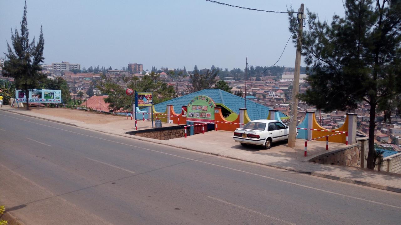 Colours Club And Spa Kigali Exteriör bild